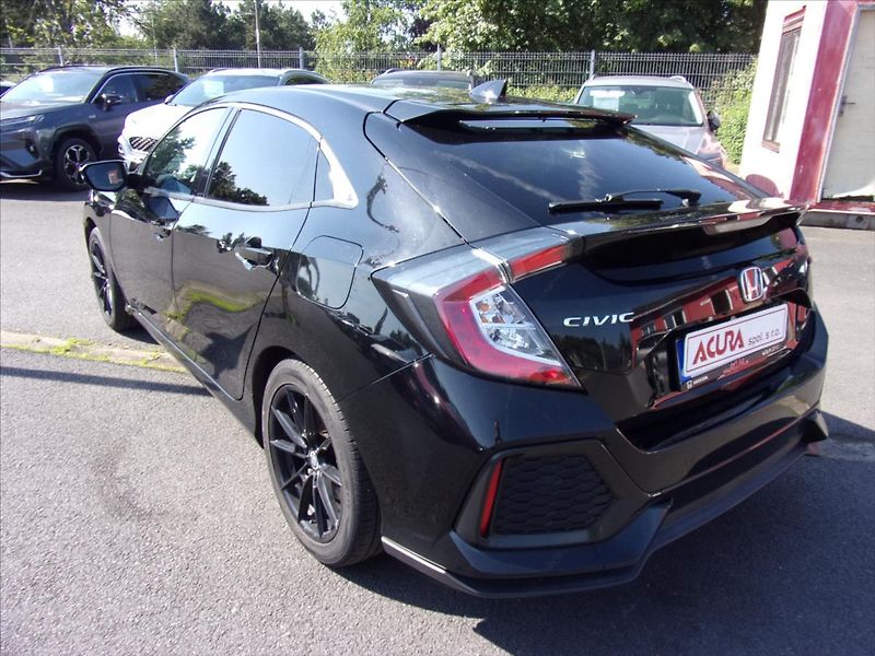Honda Civic 1,0 i-VTEC TURBO Elegance - fotka 5 z 26