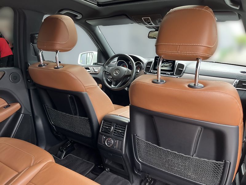 Mercedes-Benz GLS Trída 350 d 4MATIC AMG Line - fotka 20 z 20