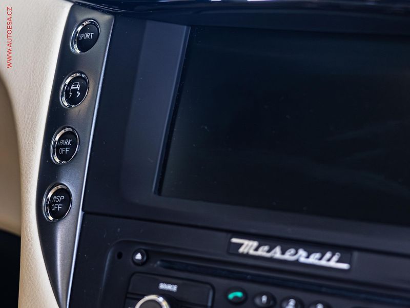 Maserati GranTurismo (2010) 4.7 V8 S Automatic, ČR - fotka 17 z 22
