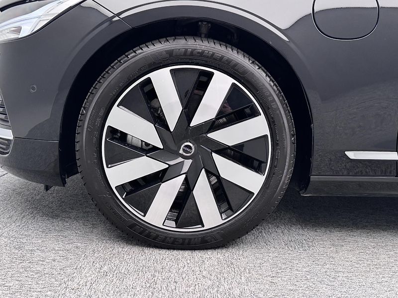 Volvo V90 T6 AWD RECHARGE BRIGHT PLUS  - fotka 46 z 46