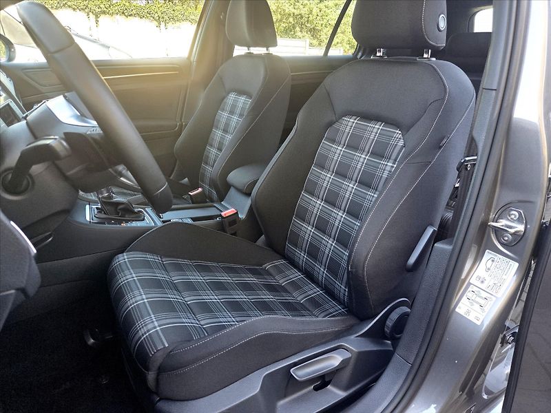 Volkswagen Golf 2,0 TDi 135kW DSG GTD ČR 2.maj - fotka 8 z 20