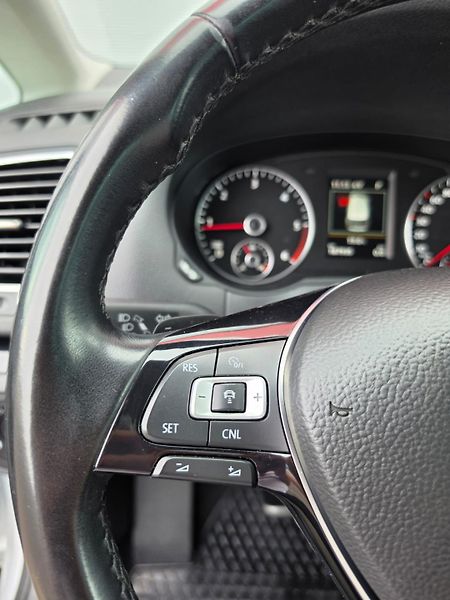 Volkswagen Sharan 2.0TDI DSG 4x4 7-M Webasto TZ - fotka 11 z 33