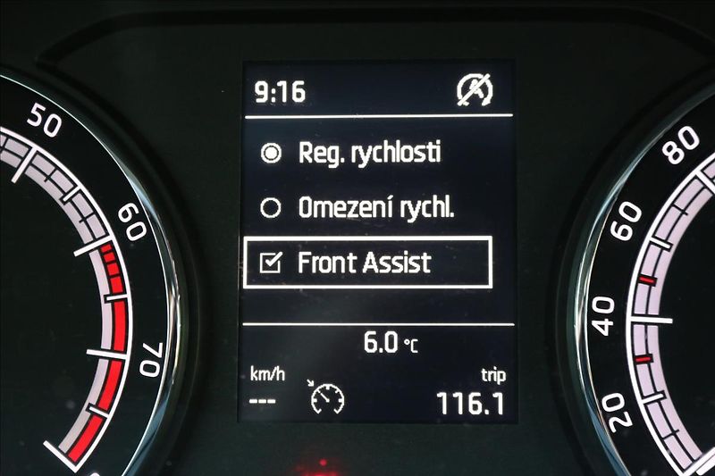 Škoda Karoq 1,0 85kW, ČR, 45000 KM - fotka 16 z 36