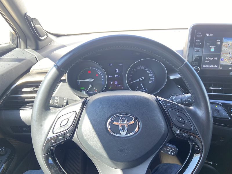 Toyota C-HR 1.8 HSD e-CVT Executive - fotka 15 z 20