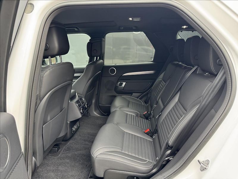 Land Rover Discovery 3,0 D250 R-DYNAMIC SE ZÁRUKA - fotka 12 z 31