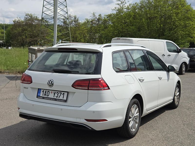 Volkswagen Golf (2018) 1,6TDi AUTOMAT  - fotka 4 z 10