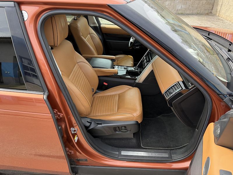 Land Rover Discovery 3,0TDV6 HSE Luxury  7míst  - fotka 17 z 21