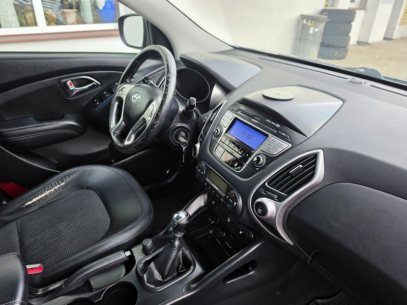 Hyundai ix35 (2012) 2.0 CRDi 4WD - fotka 12 z 34