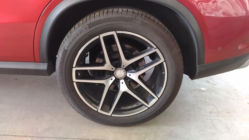 Mercedes-Benz GLE (2015) 450I,270KW,LED,PANOR.ALU r.21 - fotka 6 z 36