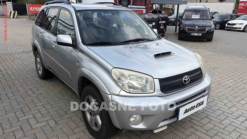 Toyota RAV4 (2004) 2.0 D-4D 4x4, STK8/28 - fotka 1 z 3