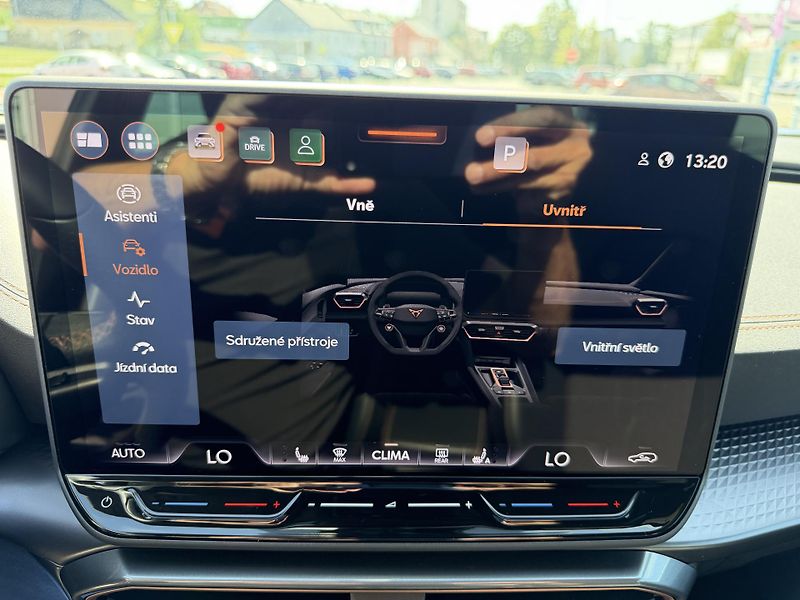 Cupra Formentor 1,5 eTSi/110kW - DSG - fotka 37 z 92