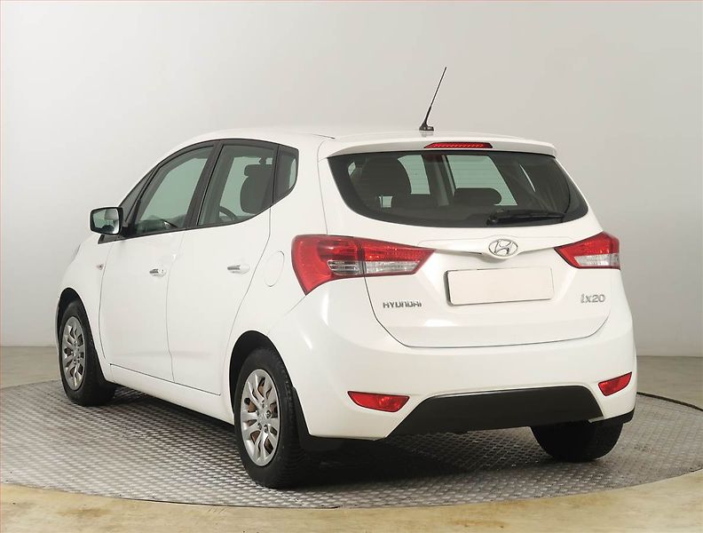 Hyundai ix20 (2019) 1.6 CVVT, ČR,1.maj - fotka 4 z 16