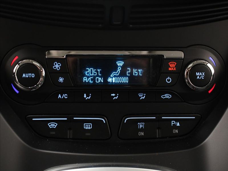 Ford C-MAX 2,0 TDCI 103kW AT 164tkm. STK - fotka 19 z 22
