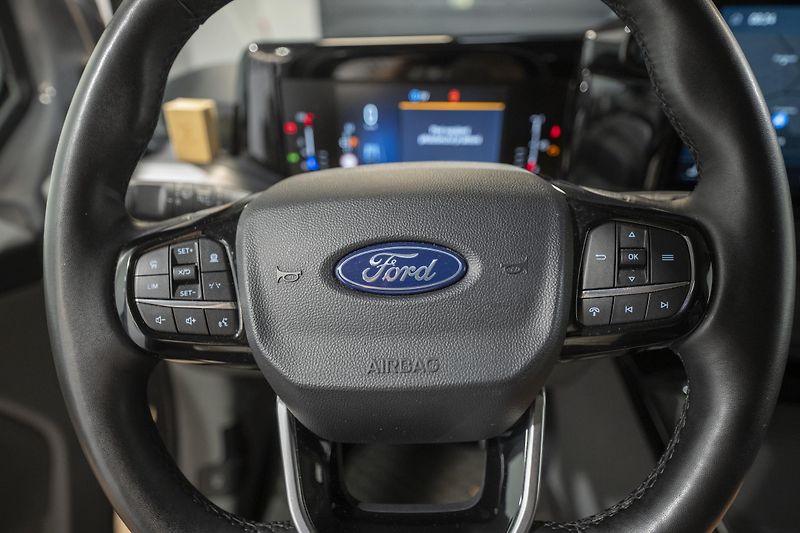 Ford Tourneo Custom 2.0 EcoBlue 125 kW 4x4 - fotka 20 z 53