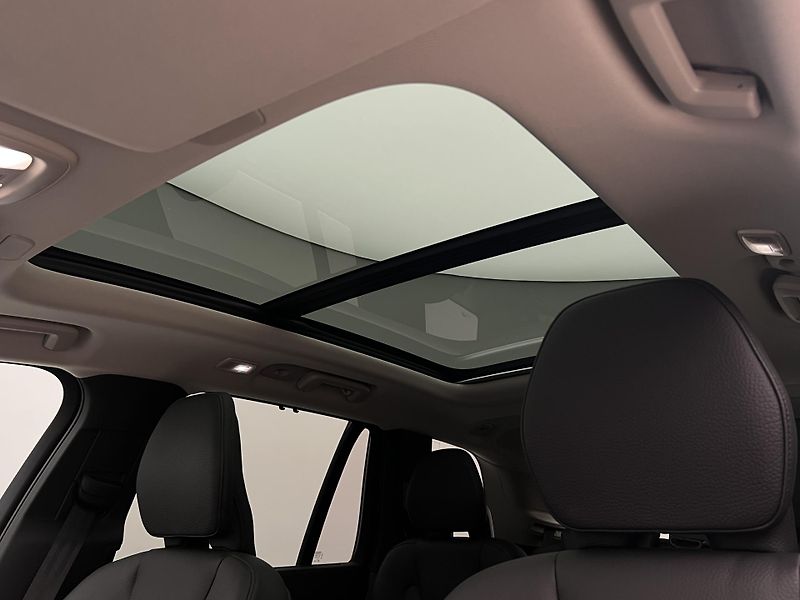 Volvo XC90 B5 AWD BRIGHT PLUS REZERVACE - fotka 17 z 50