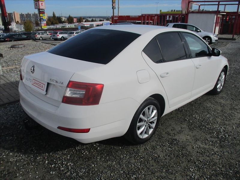 Škoda Octavia 1,6 TDI, DSG,tažné,serv.kniha, - fotka 5 z 44