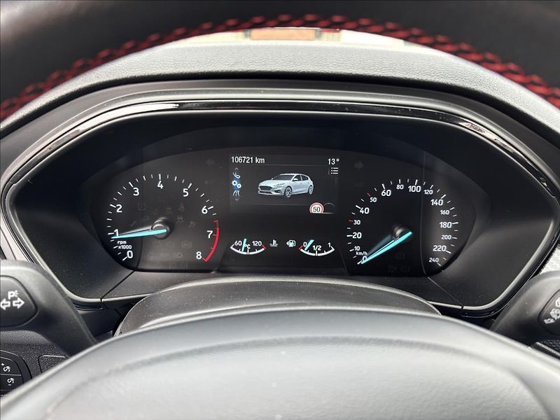 Ford Focus 1,0 EcoBoost 92 kW ST Line - fotka 23 z 35