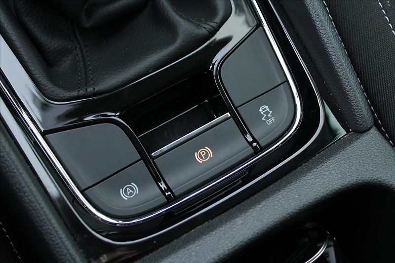 Škoda Karoq 2.0TDI 85kW AMBITION 1.MAJ. ČR - fotka 20 z 28