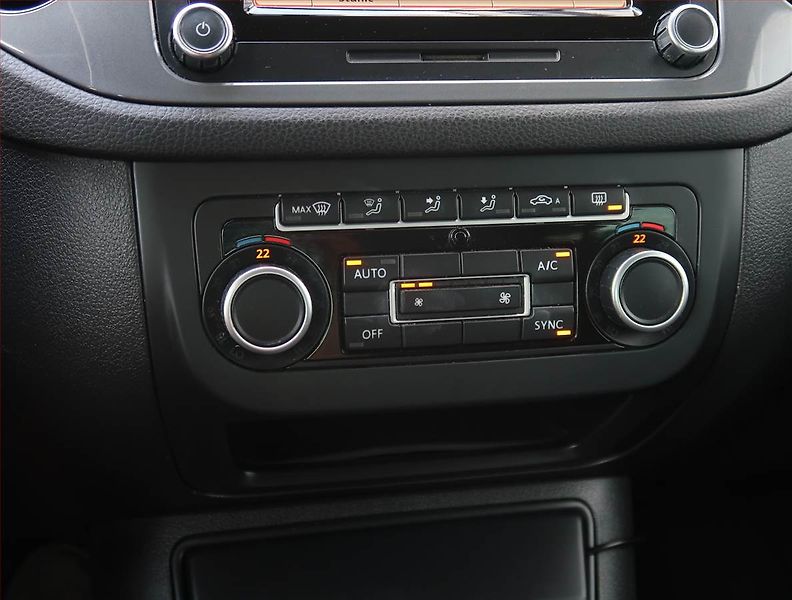 Volkswagen Tiguan (2014) 2.0 TDI, Navi, Tempomat - fotka 17 z 22