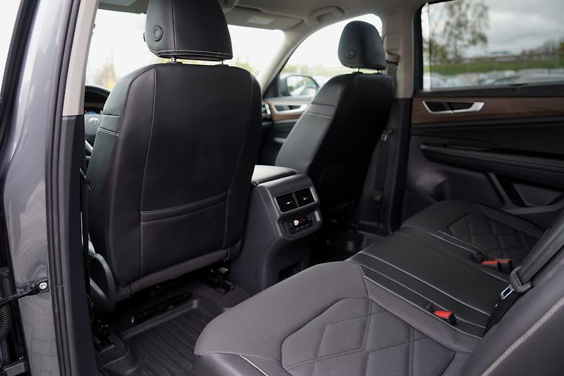 Volkswagen Atlas 2.0 TSI/automat/kůže/7 míst - fotka 31 z 49