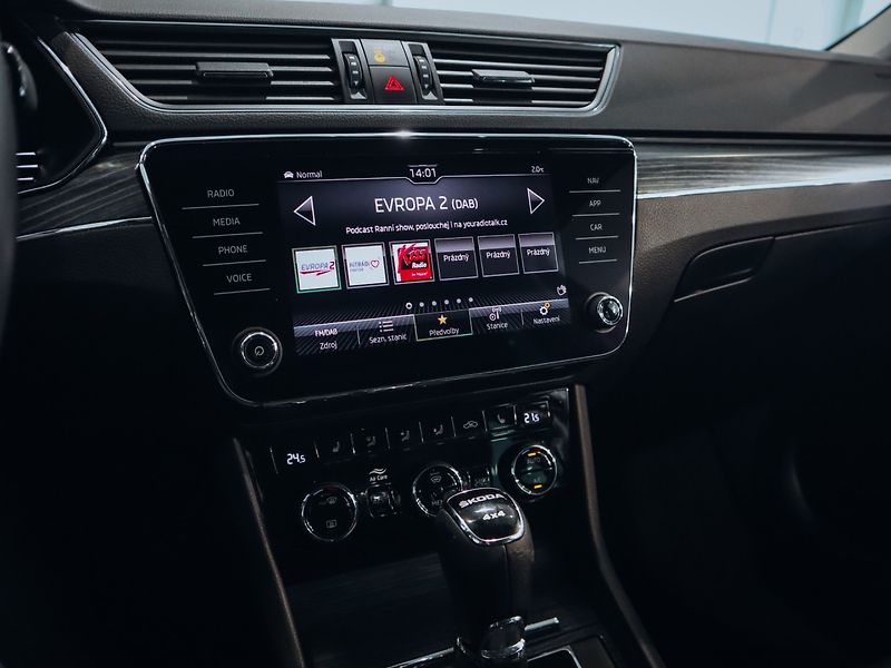 Škoda Superb 2.0TDI 147kW Style 4x4 DSG - fotka 17 z 35