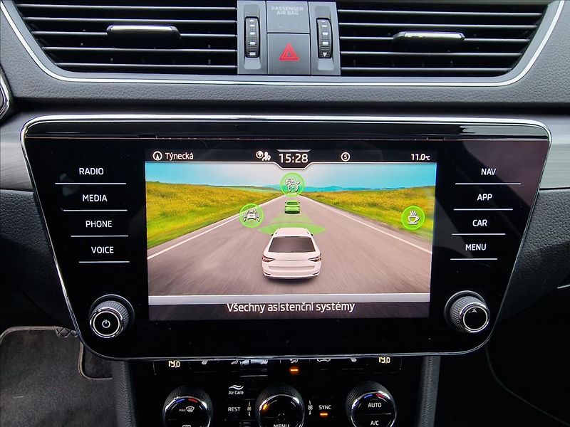 Škoda Superb 1.5 TSI 110kW DSG Style,1.Maj - fotka 29 z 50