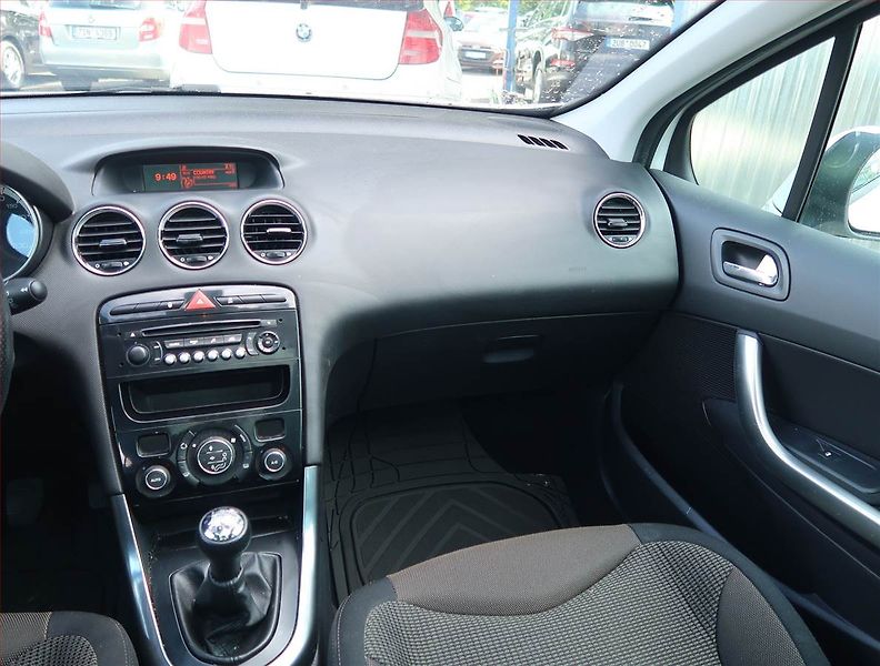 Peugeot 308 (2014) 1.6 VTi, po STK, jezdí výborně - fotka 8 z 14