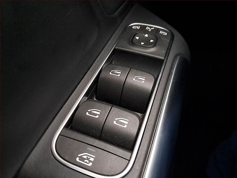 Mercedes-Benz GLA (2024) 200 d 4MATIC - fotka 17 z 22