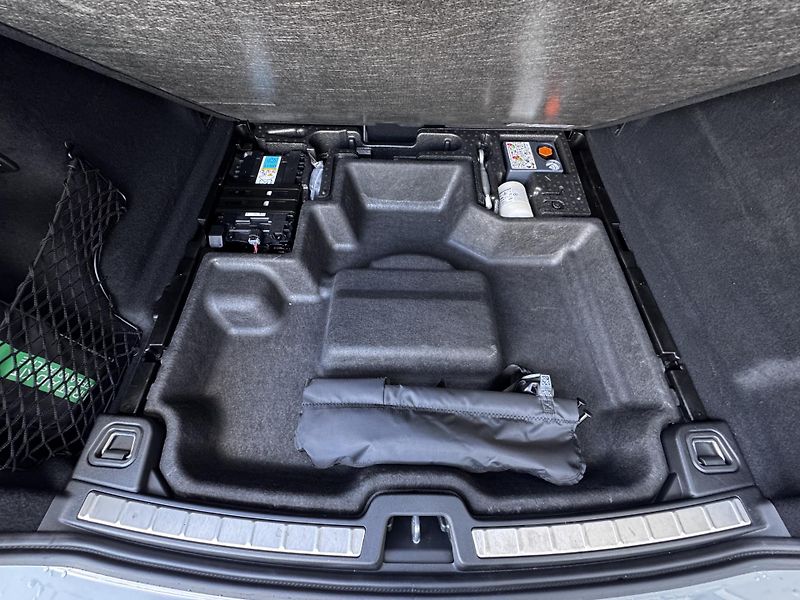 Volvo XC60 B5 AWD PLUS/360/1 maj/ + kola - fotka 32 z 49