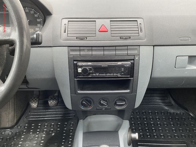 Škoda Fabia (2004) 1.2 12V, ČR, STK4/28 - fotka 12 z 14