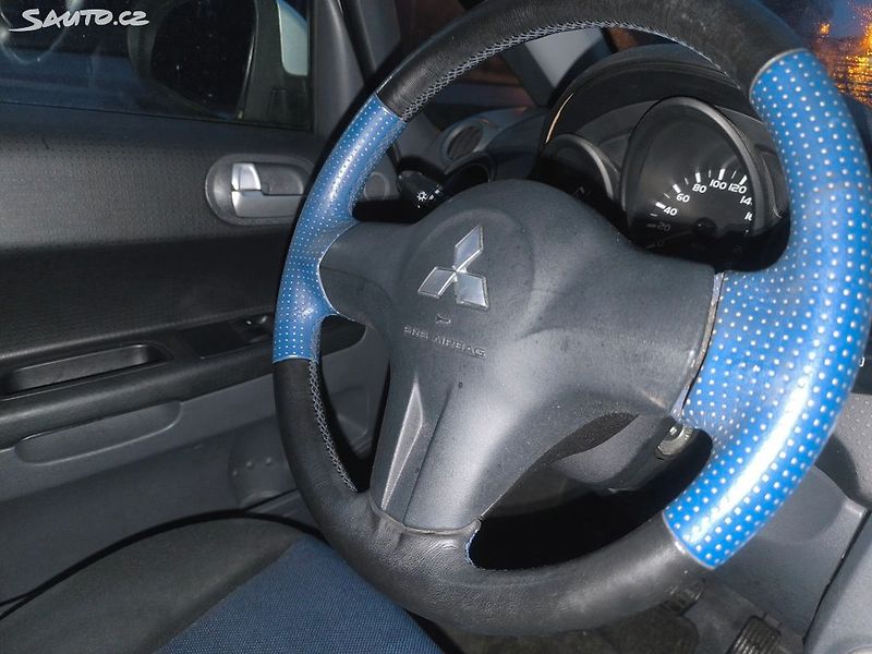Mitsubishi Colt 1,3 70KW,PĚKNÝ,140TKM,SERVISKA - fotka 12 z 19