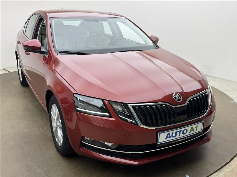 Škoda Octavia 1,4 DSG LED CANTON KŮŽE NAVI - fotka 3 z 44
