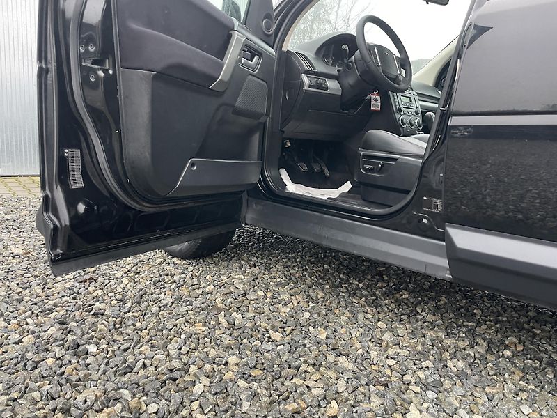 Land Rover Freelander 2.2TD4 160PS 4x4 136TKM SPORT! - fotka 98 z 201