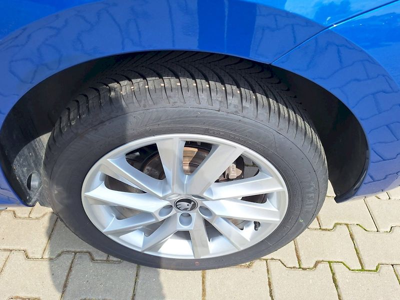 Škoda Kamiq (2025) 1.0 TSI / 85 kW / 6MP / TOP SE - fotka 30 z 31