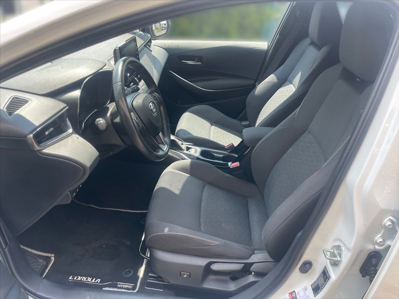 Toyota Corolla 1,8 HEV Comfort AT - fotka 7 z 11