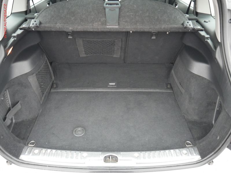 Peugeot 308 (2013) 1.6 HDi, AC, panor - fotka 7 z 18