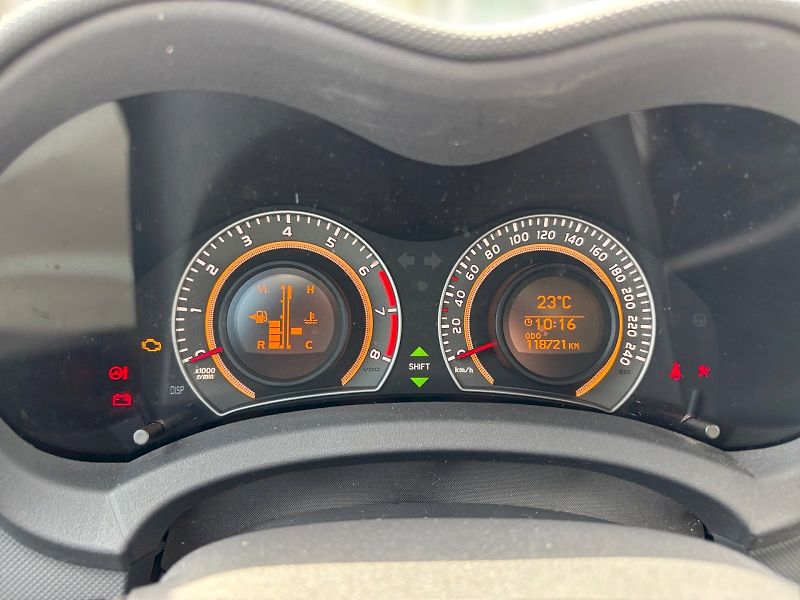 Toyota Auris (2010) - fotka 15 z 24