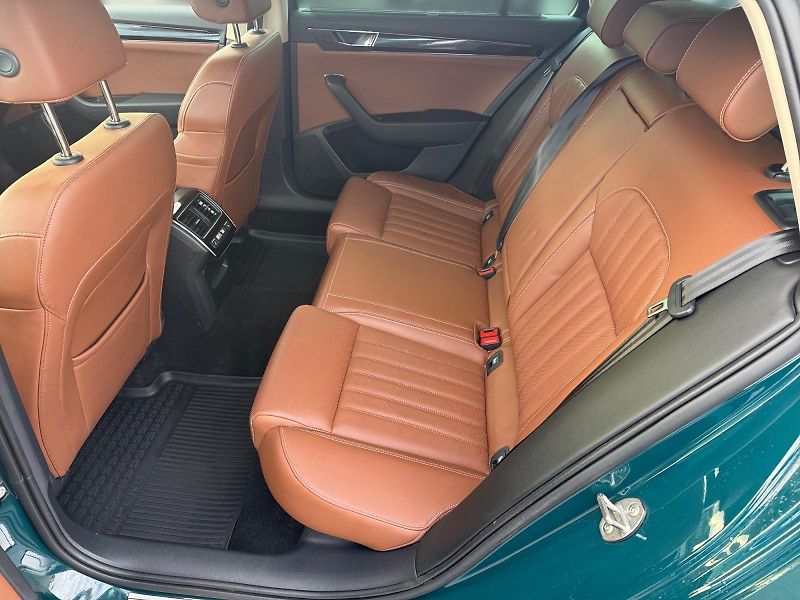 Škoda Superb (2023) L&K 2.0TDI 110kW DSG DPH CZ - fotka 8 z 11