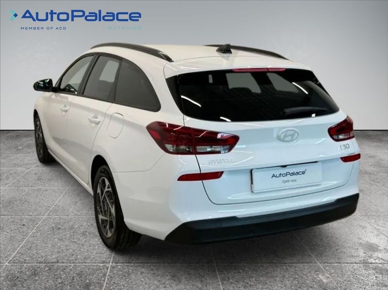 Hyundai i30 1,5 TGDI SMART CLIMA 3390km - fotka 6 z 18