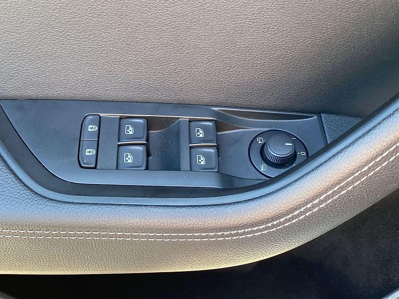 Škoda Superb (2023) Combi 2.0 TDI DSG Style - fotka 11 z 34