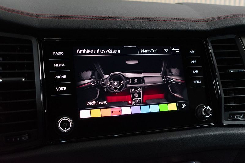 Škoda Kodiaq RS 2.0 TSI 180kW 4x4*DPH*ČR 1M - fotka 41 z 52