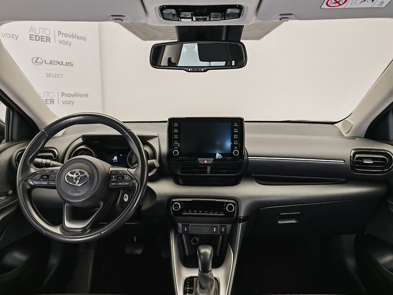 Toyota Yaris 1.5 Hybrid  Comfort Tech Style - fotka 18 z 39