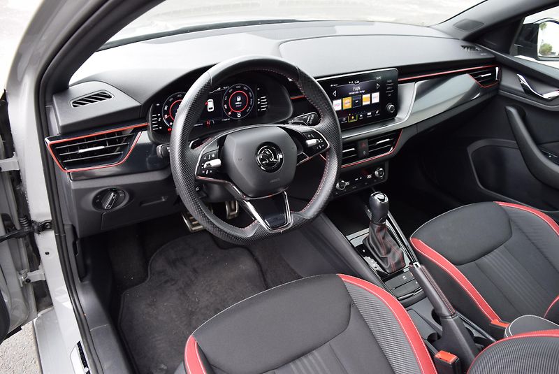 Škoda Scala (2021) 1.0TSI 81kw MONTE CARLO PANO  - fotka 25 z 48