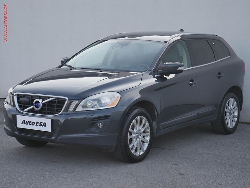 Volvo XC60 (2009) 2.4 D5 4x4, ČR, AT - fotka 3 z 20