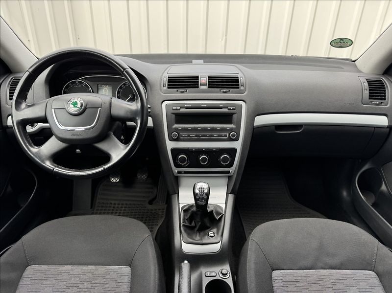 Škoda Octavia 1,8 TSI klima 1.maj. původ ČR - fotka 27 z 50