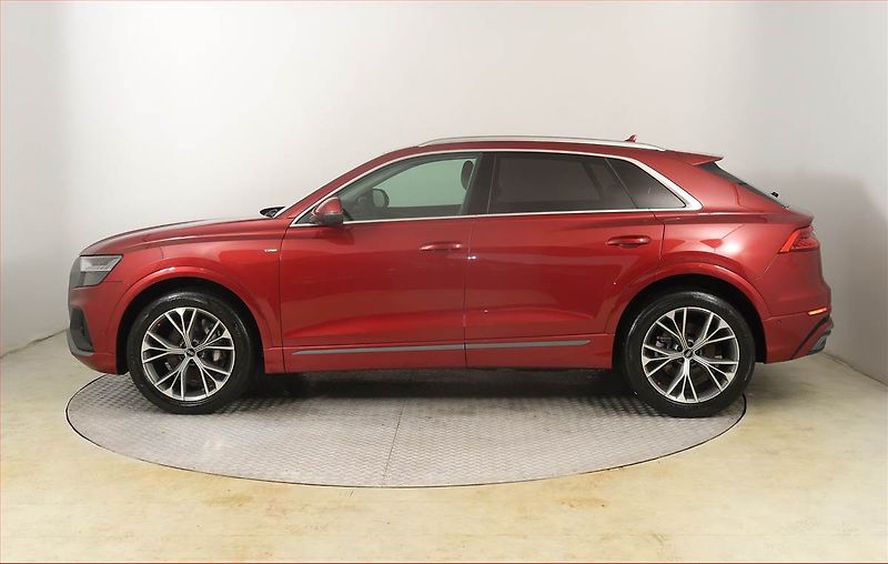 Audi Q8 (2021) 50 TDI - fotka 3 z 24