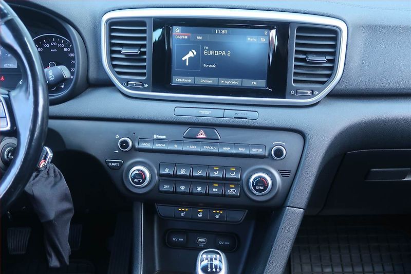 Kia Sportage (2019) Gold 1.6 GDI, Serv.kniha, Navi - fotka 12 z 21