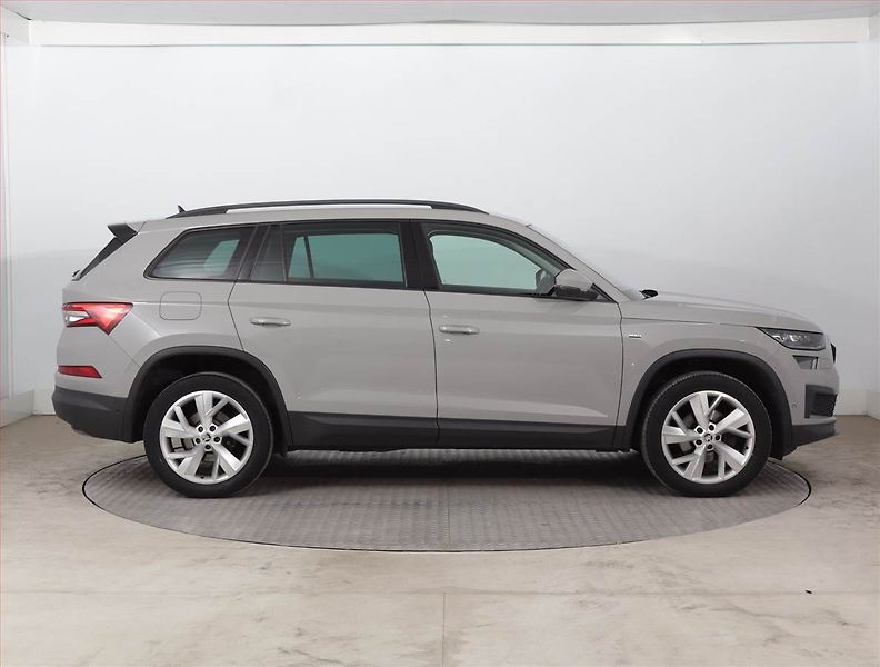 Škoda Kodiaq (2021) Ambition 1.5 TSI - fotka 6 z 23