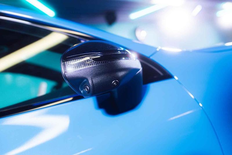 Mercedes-Benz letos odstartoval novou éru jako globální partner ženského tenisu (WTA). Své ambice v tomto sportu nyní potvrzuje i v České republice, kde v rámci ostravského turnaje představuje dvě klíčové novinky: novou generaci modelů GLB a GLC.