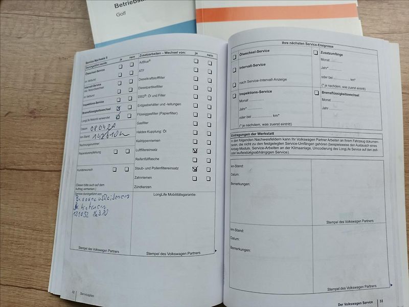 Volkswagen Golf 1,2 TSI,SERVIS,VÝHŘEV,PARKING - fotka 42 z 44